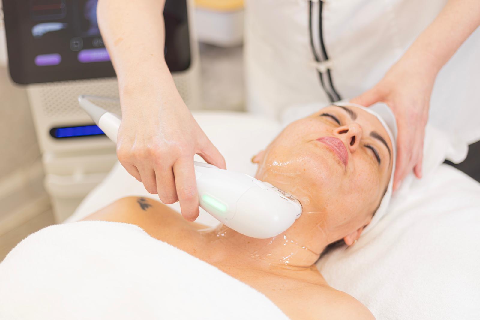 HIFU 8D tratamiento facial lifting sin bisturí