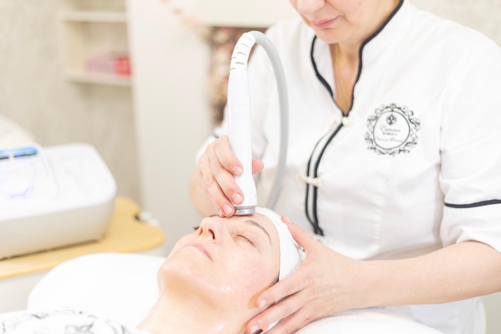 Mesoterapia facial con aparatología
