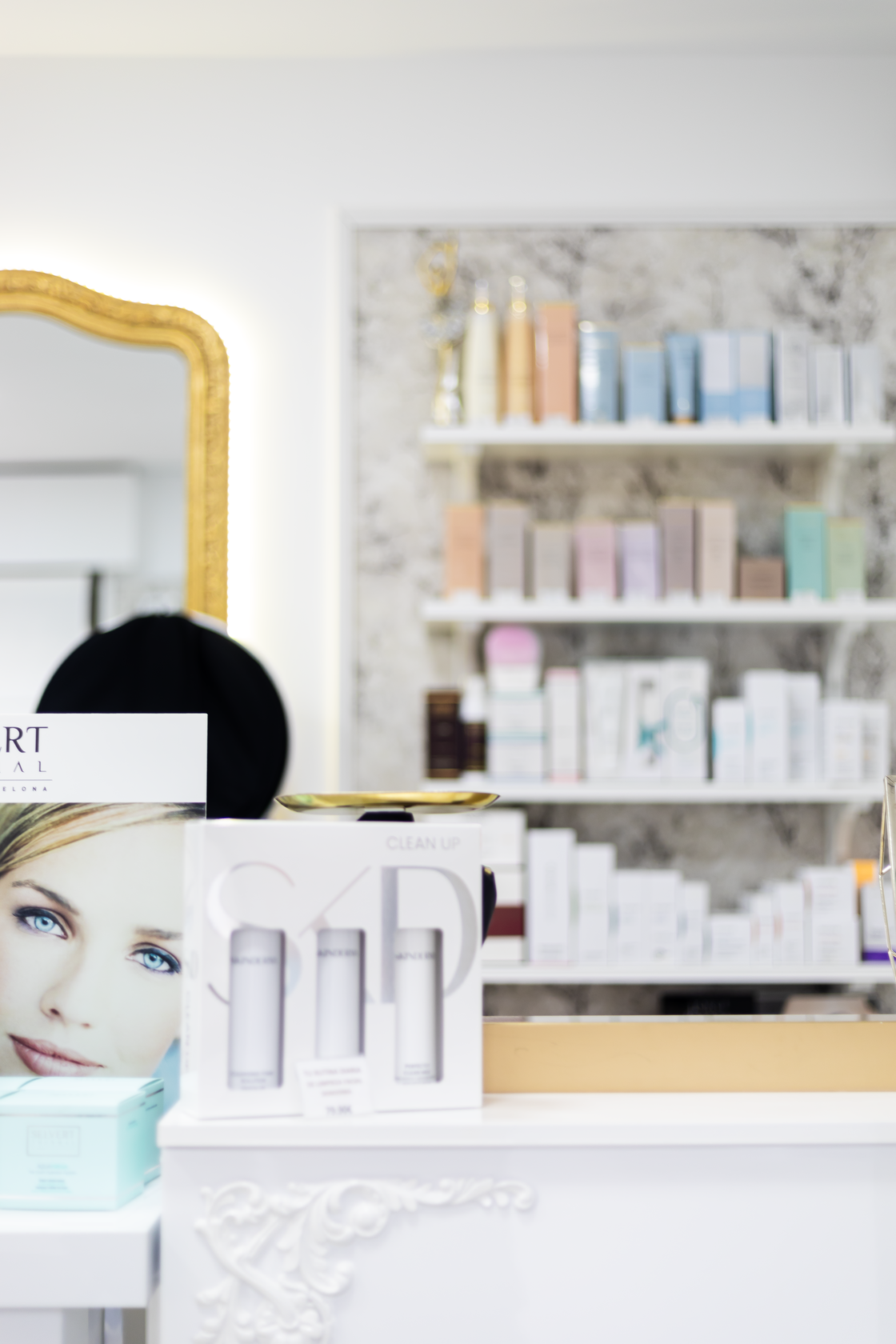 Expositor de cosmética profesional